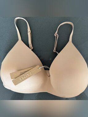 NWT SKIMS Smooth Nude Lift T-Shirt Bra 34D